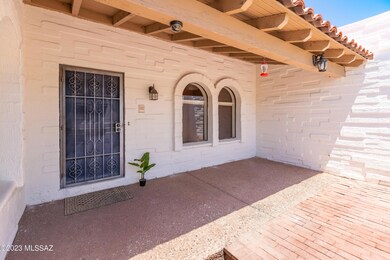 2785_N_Placita_Copan-Courtyard Front Doo