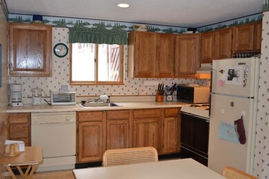 Fully Applianced Kitchen