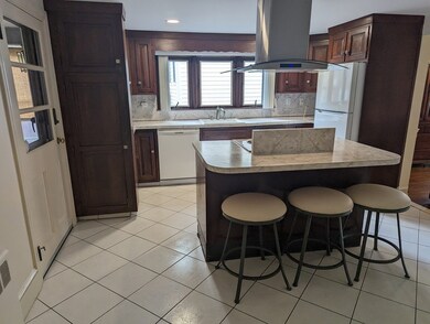 16 Maple St, Saugus, MA 01906 - photo 5