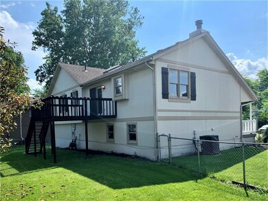 613 Canter St, Raymore, MO 64083 - photo 6