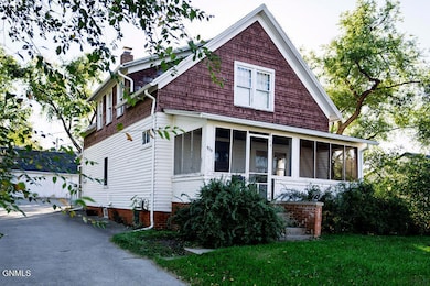 919 6th Ave SE, Jamestown, ND 58401 - photo 2