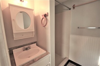 2 Lawrence Rd unit 2C, Derry, NH 03038 - photo 7