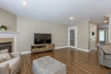 76 Pear Tree Ln, Newmarket, NH 03857 - photo 6