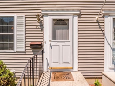 90B Loxwood St unit B, Worcester, MA 01604 - photo 2