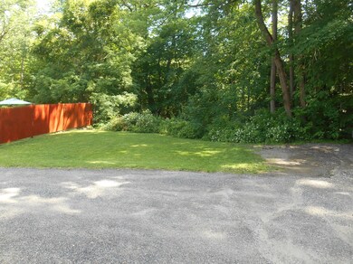 Assigned yard & parking