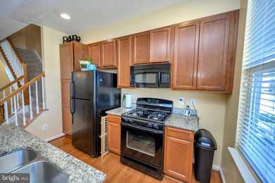 16759 Shingle Oak Dr unit 269, Woodbridge, VA 22191 - photo 6