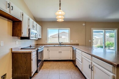 130 W Ivyglen St, Mesa, AZ 85201 - photo 2