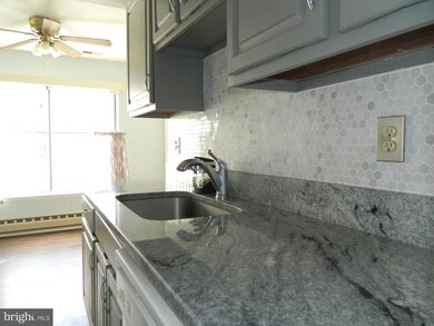 15300 Pine Orchard Dr unit 851D, Silver Spring, MD 20906 - photo 3