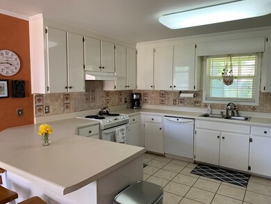 203 Trunbury Dr, Dothan, AL 36305 - photo 2