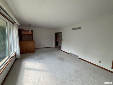 2707 2nd St, Moline, IL 61265 - photo 4