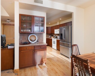 Great storage area in dining area