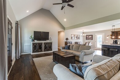 111 Qualls Ln, Shelbyville, TN 37160 - photo 7