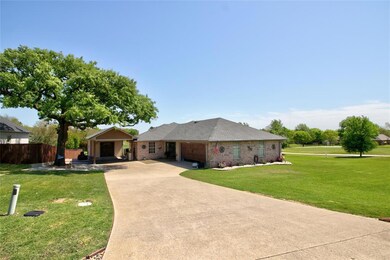 205 Cocopa Dr, Gainesville, TX 76240 - photo 3
