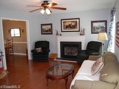 3302 Kemper Ct, High Point, NC 27265 - photo 6