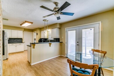 2317 Ryan Dr, Alvin, TX 77511 - photo 5