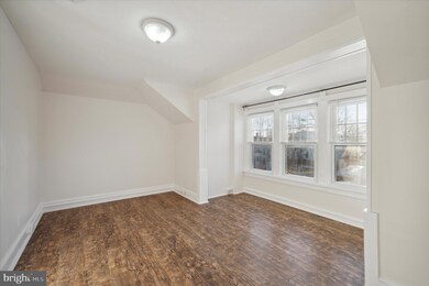 225 Garfield Ave unit 3RD FLOOR, Norwood, PA 19074 - photo 3