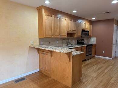 8 Reggie Way unit B, Broad Brook, CT 06016 - photo 6