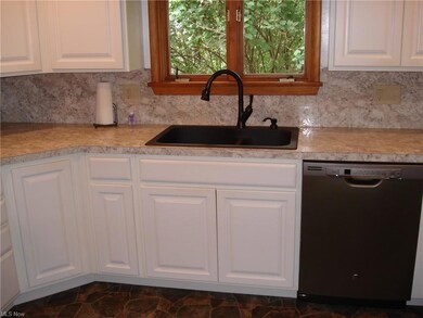 24 Linda Ln, Jefferson, OH 44047 - photo 4