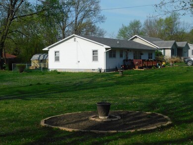 112 W Proctor St, Sturgeon, MO 65284 - photo 2