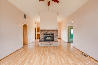 260 S Keller Ave, East Wenatchee, WA 98802 - photo 7