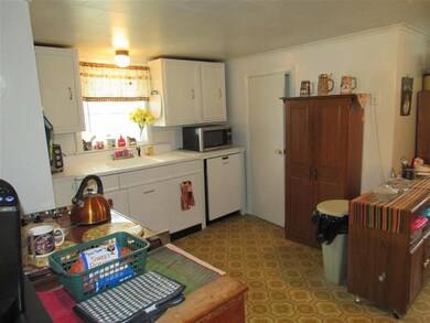 22 Second St, Claremont, NH 03743 - photo 6