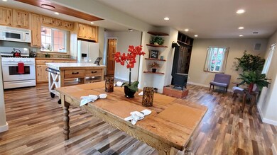 780 NE 12th St, Grants Pass, OR 97526 - photo 7