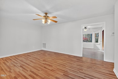 905 Pond St, Clayton, NC 27520 - photo 4