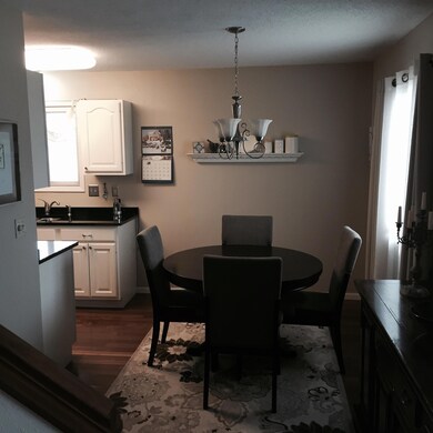 Dining 1702