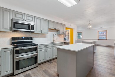 1155 8th St, Jesup, IA 50648 - photo 3