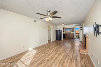 003_Living Room