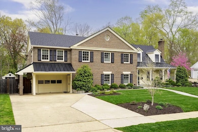 902 Emerald Dr, Alexandria, VA 22308 - photo 3