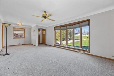 131 Foote St SW, Cedar Rapids, IA 52404 - photo 3