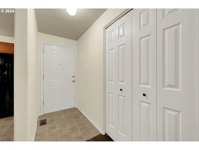 972 W L St unit 3, Springfield, OR 97477 - photo 4