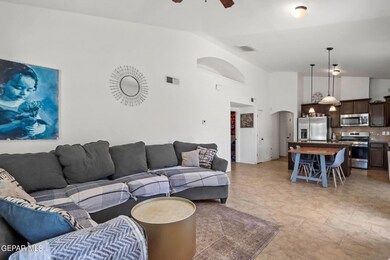 13542 Harbottle St, El Paso, TX 79928 - photo 5