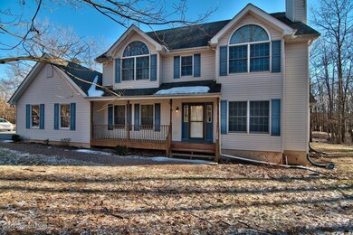 319 Cascade Dr, Effort, PA 18330 - photo 3