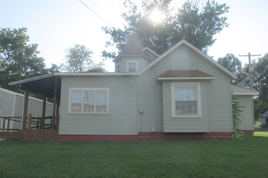 966 Judy Ave, Bridgeport, IL 62417 - photo 2