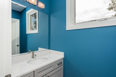 1/2 Bath