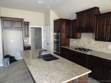 4561 S 202nd East Ave, Broken Arrow, OK 74014 - photo 3