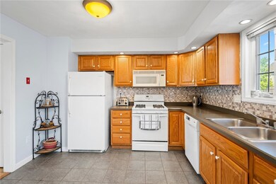 222 Meadow St, Pawtucket, RI 02860 - photo 4