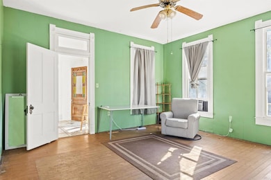 606 W Bell Ave, Rockdale, TX 76567 - photo 7