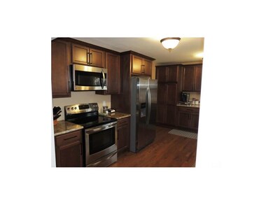 Huge gourmet kitchen...top of the line cabinets, N