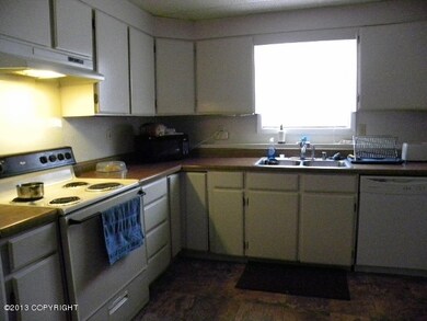 Kitchen (640x480)