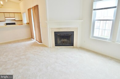 12947 Grays Pointe Rd unit C, Fairfax, VA 22033 - photo 3