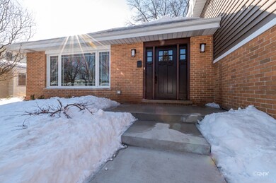 unlisted-address, Elmhurst, IL 60126 - photo 2