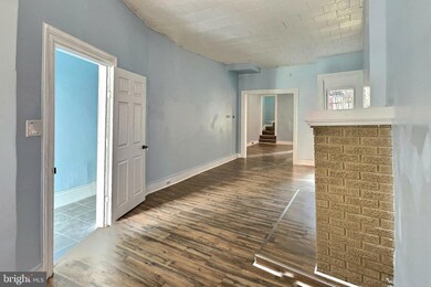 209 N 10th St, Reading, PA 19601 - photo 4