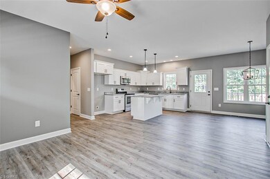 572 Northampton Dr, Asheboro, NC 27205 - photo 5