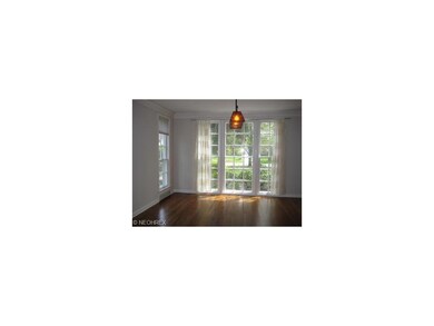 GRACIOUS SUNNY DINING ROOM ~ PERFECT FOR FAMILY GA
