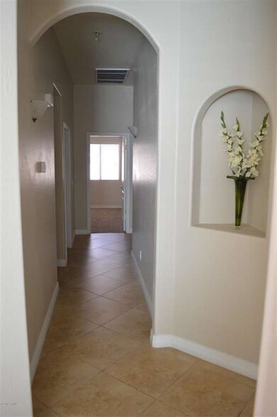 CORNER NICHE