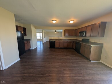 8243 Retreat Ln, Indianapolis, IN 46259 - photo 6