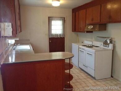 504 Roxie Ave, Fayetteville, NC 28304 - photo 3